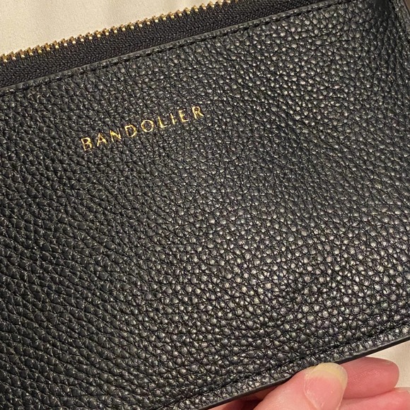 BANDOLIER Black Leather Zip Pouch Crossbody Purse! Gold Zipper ADJUSTABLE STRAP - Picture 7 of 8